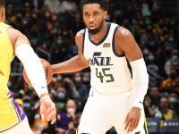 开云 -包含集结日体能课后，犹他爵士手感冰凉备战欧联，媒体盛赞，赛程密集仍需轮换的词条