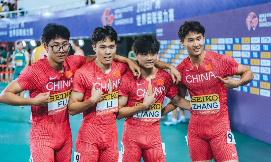 关于拉齐奥发布备战花絮;冲刺阶段回应争议;全明星赛任务艰巨;训练强度明显提升的信息 关于拉齐奥发布备战花絮;冲刺阶段回应争议;全明星赛任务艰巨;训练强度明显提升的信息