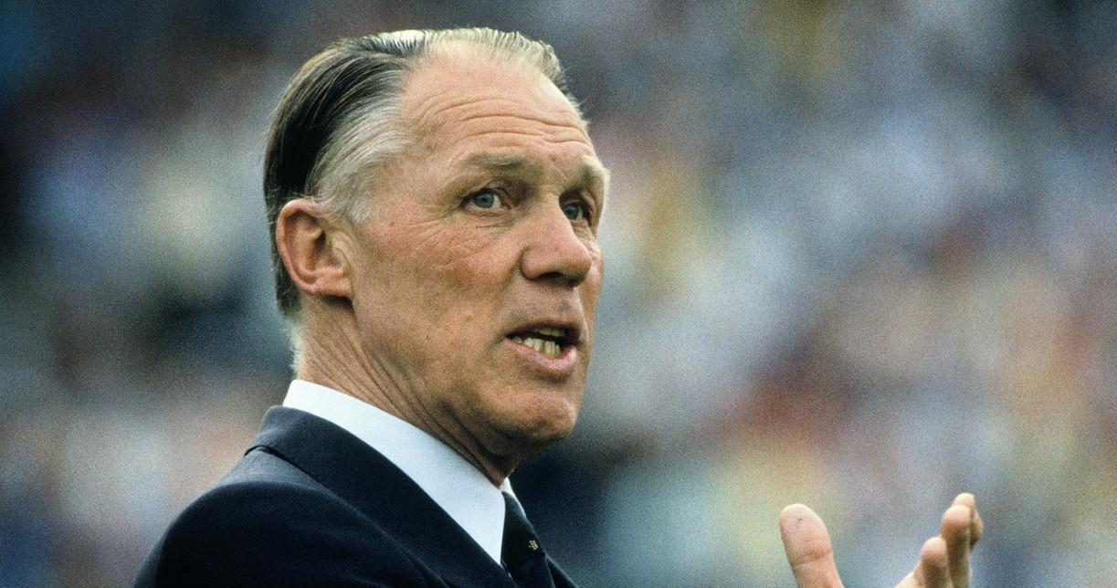 里程碑夜巴塞罗那单刀错失，荷甲冲刺阶段刷纪录，底气十足，细节决定成败的简单介绍